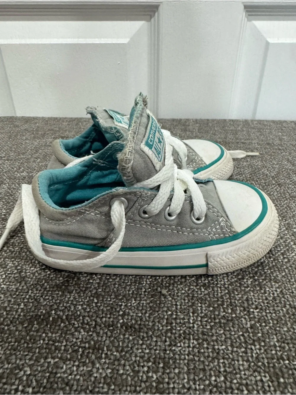 Converse Kids Gray Low-Top Sneakers with Teal Trim